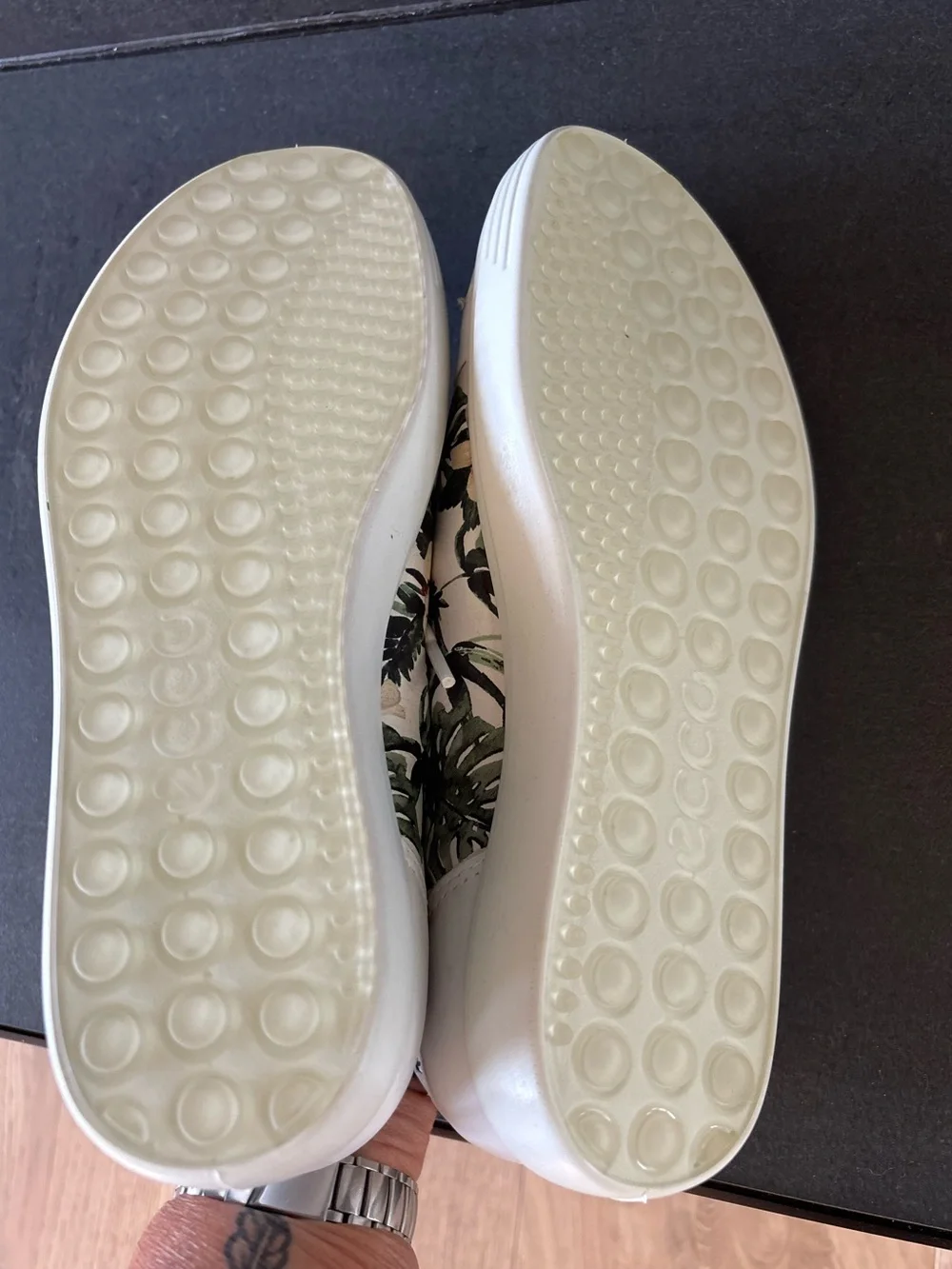 ECCO Leather Tropical Floral Print, White Sneakers, Lace Up, Hibiscus, Women’s 8